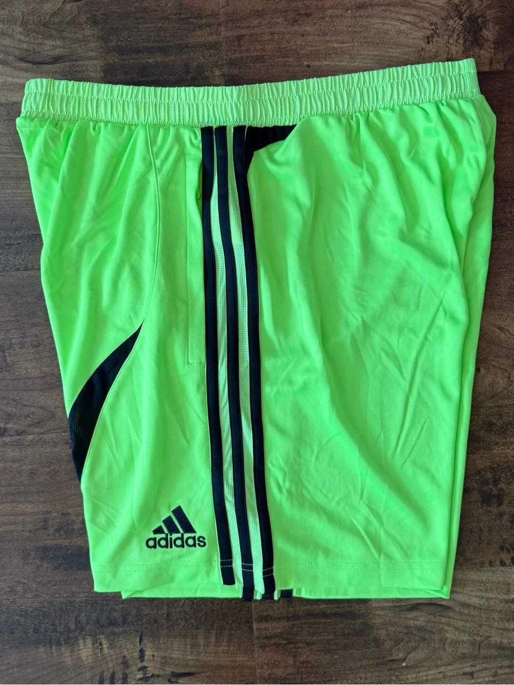 JW1349 adidas Teamgeist Adicolor Shorts Signal Green/Black Men's Size Medium NWT
